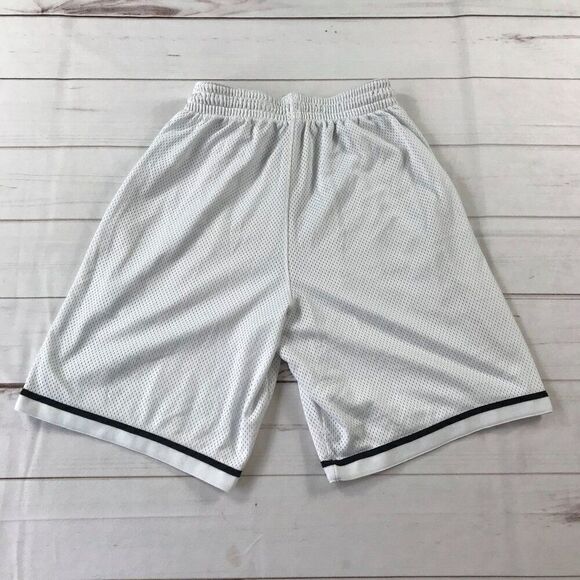 Nike Men Medium White Dry Classic Basketball Shorts - Picture 13 of 14